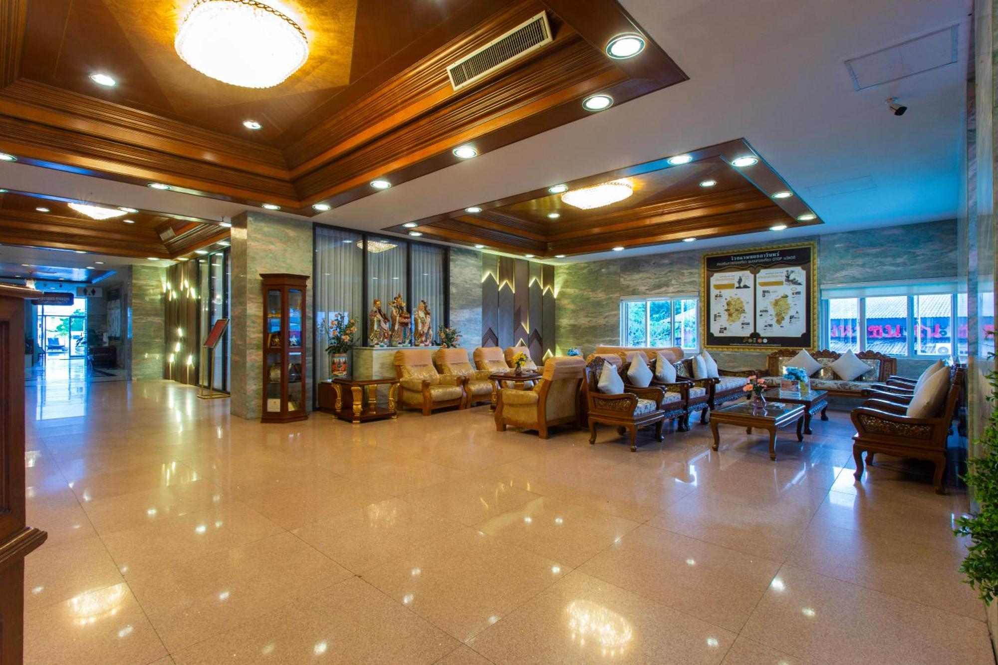 Thong Tarin Hotel Surin Exterior foto