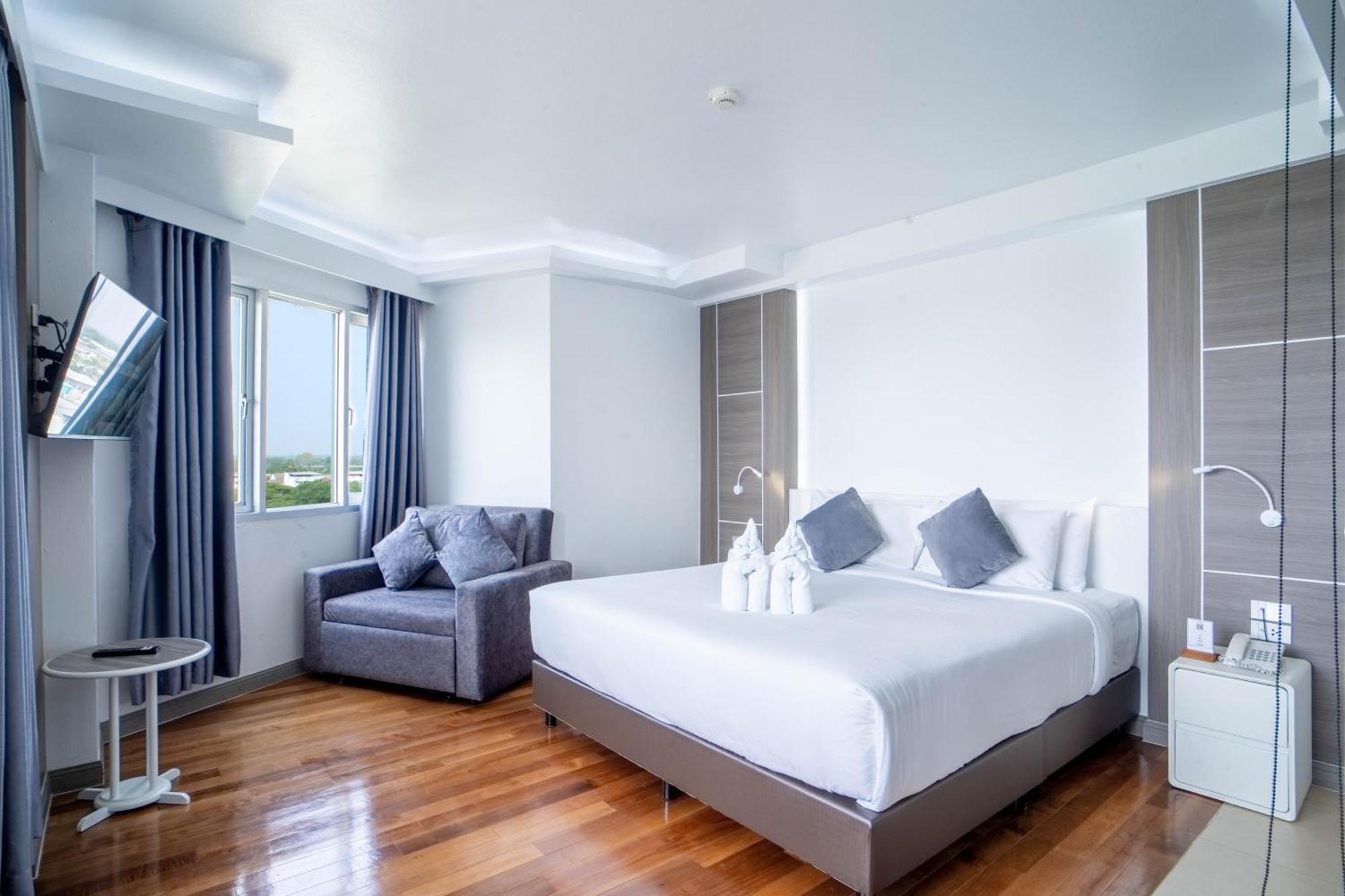 Thong Tarin Hotel Surin Exterior foto