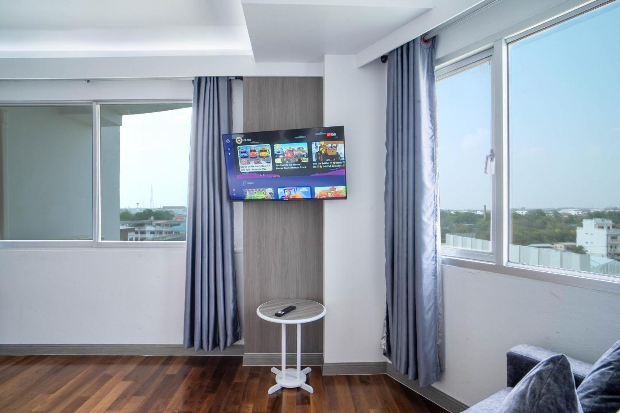 Thong Tarin Hotel Surin Exterior foto