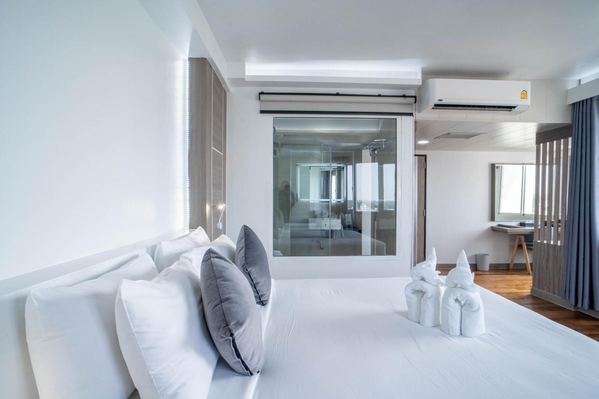Thong Tarin Hotel Surin Exterior foto