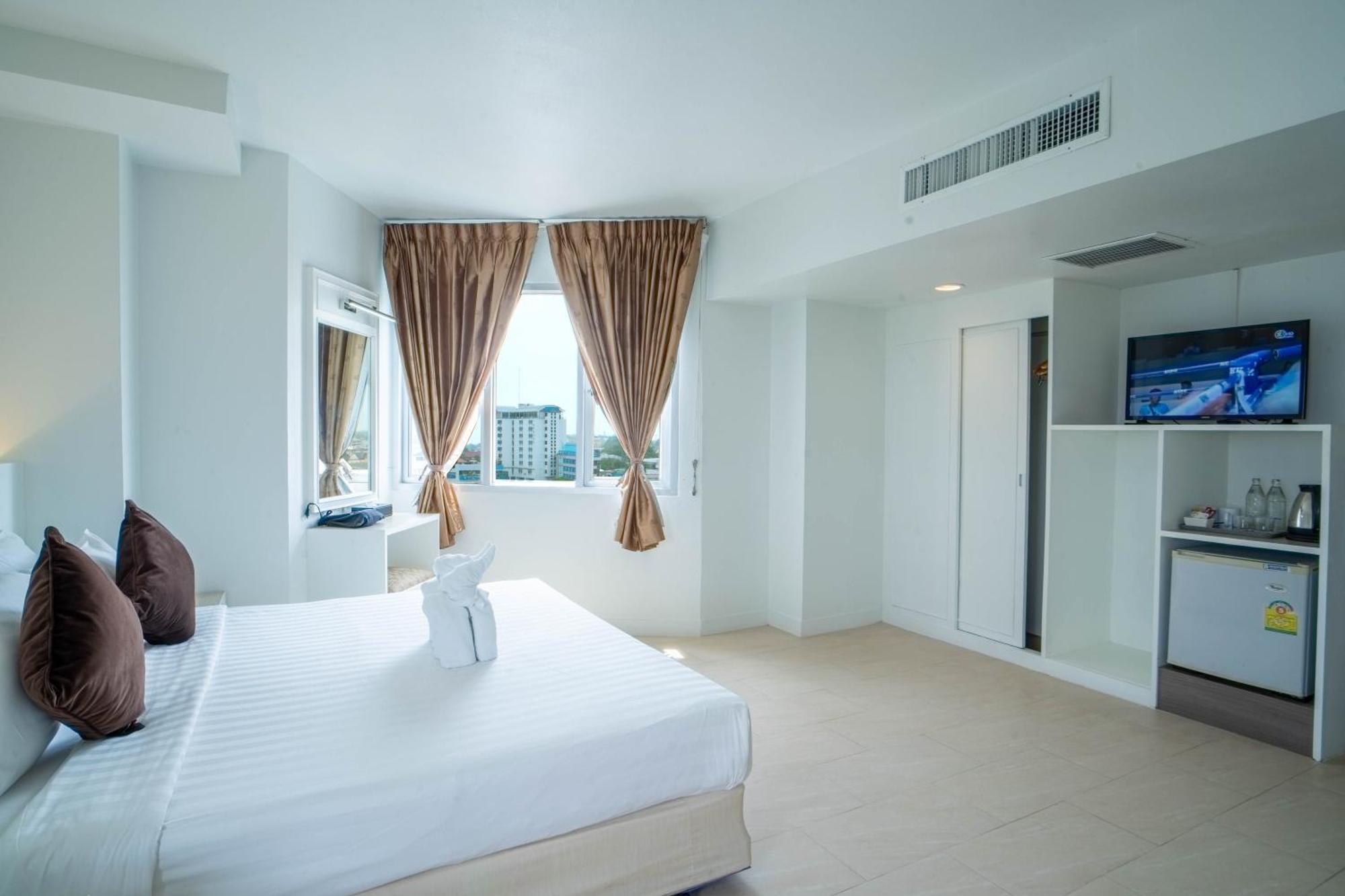 Thong Tarin Hotel Surin Exterior foto